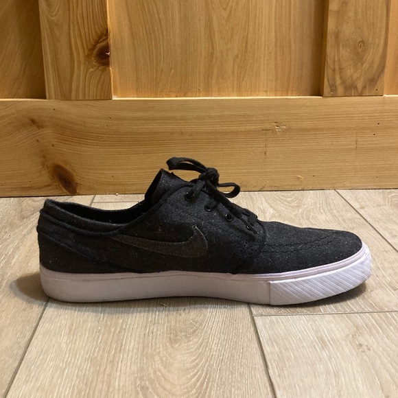 Mens Nike SB Zoom Sneakers - Picture 5 of 7